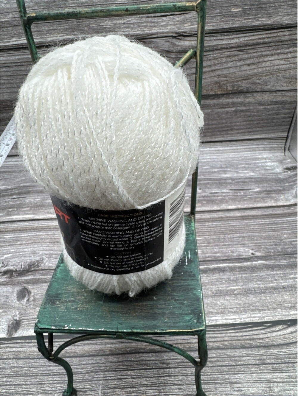 VTG Red Heart Sofspun Pompadour Yarn 001 White DL 1275796 Acrylic Olefin 3oz USA